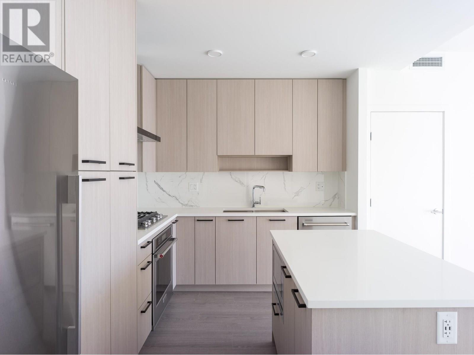 2201 555 SYDNEY AVENUE Property Photo 1