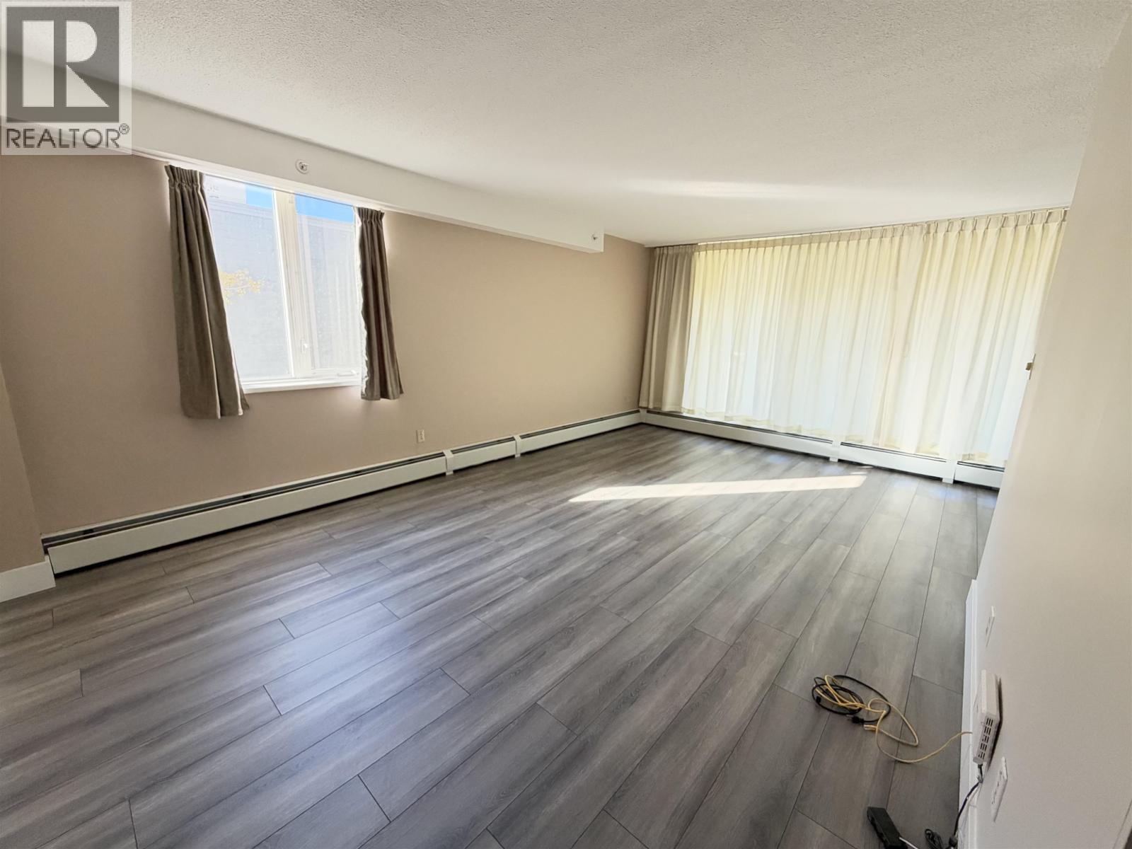 308 1501 QUEENSWAY