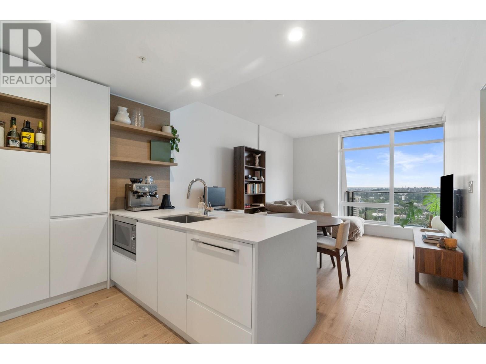 2103 2181 Madison Avenue Property Photo 1