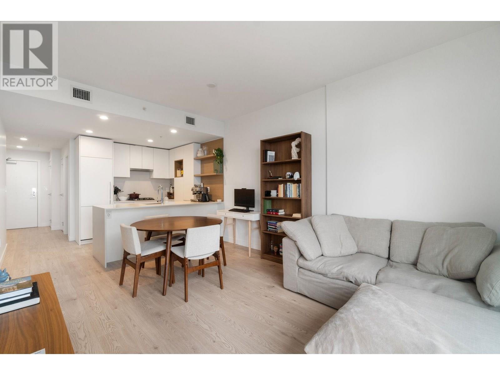 2103 2181 Madison Avenue Property Photo 4