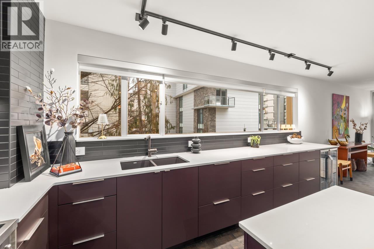 101 2135 Argyle Avenue Property Photo 10