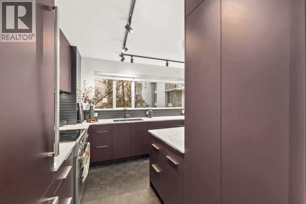 101 2135 Argyle Avenue Property Photo 11