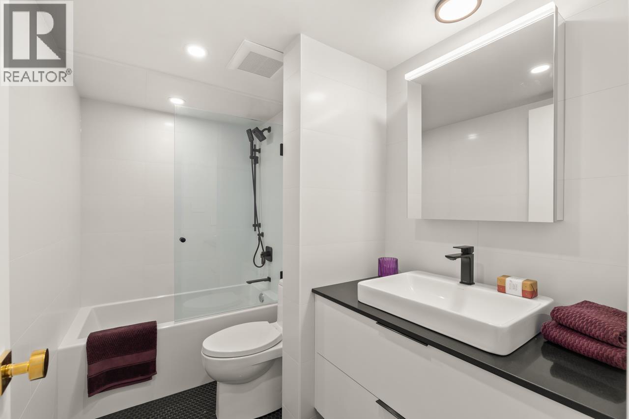 101 2135 Argyle Avenue Property Photo 17