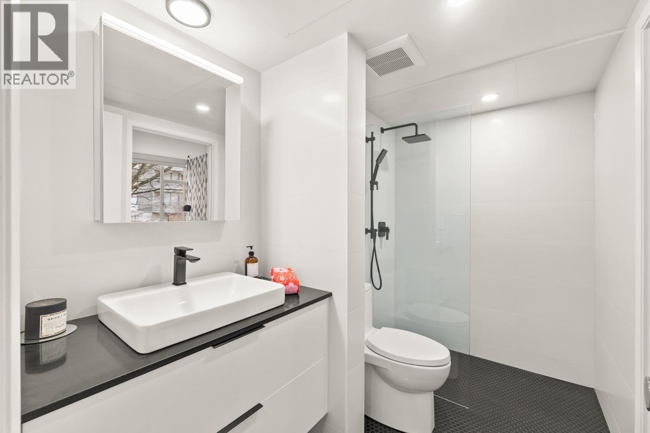 101 2135 Argyle Avenue Property Photo 21