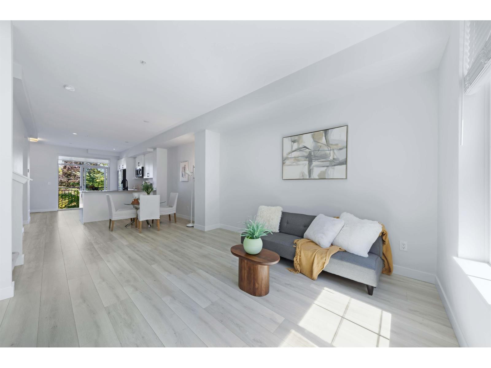 139 20180 84 Avenue Property Photo 1
