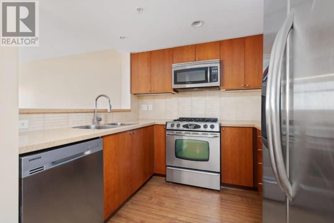 608 8120 Lansdowne Road Property Photo 5