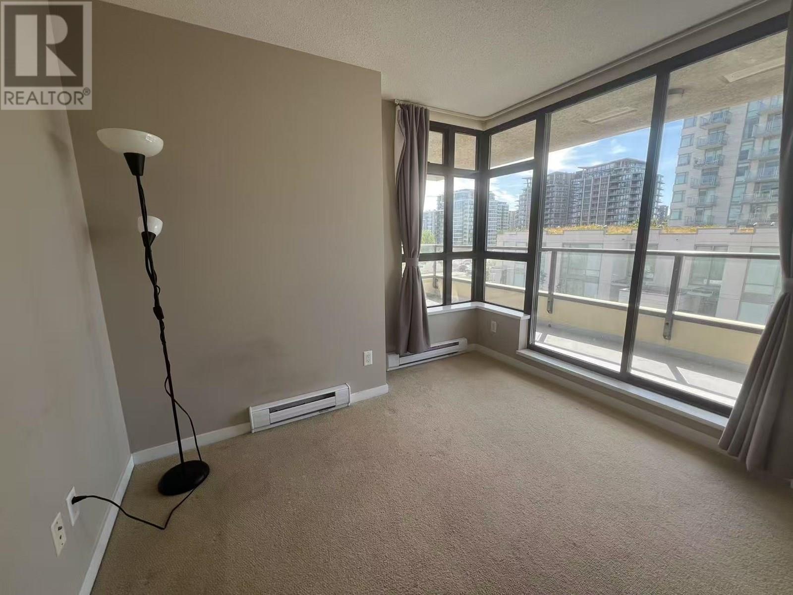 608 8120 Lansdowne Road Property Photo 8
