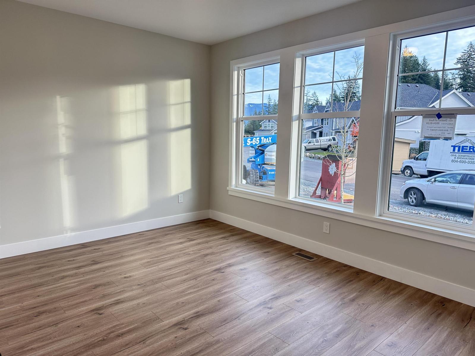 1973 Sparrow Hawk Place, Mt Woodside Property Photo 4