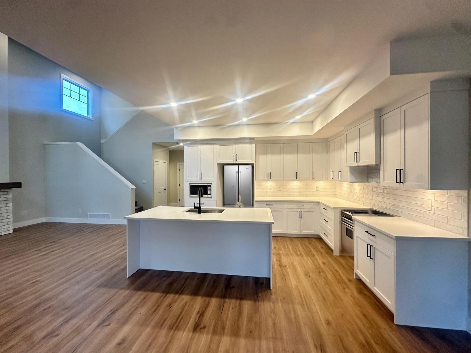 1973 Sparrow Hawk Place, Mt Woodside Property Photo 11