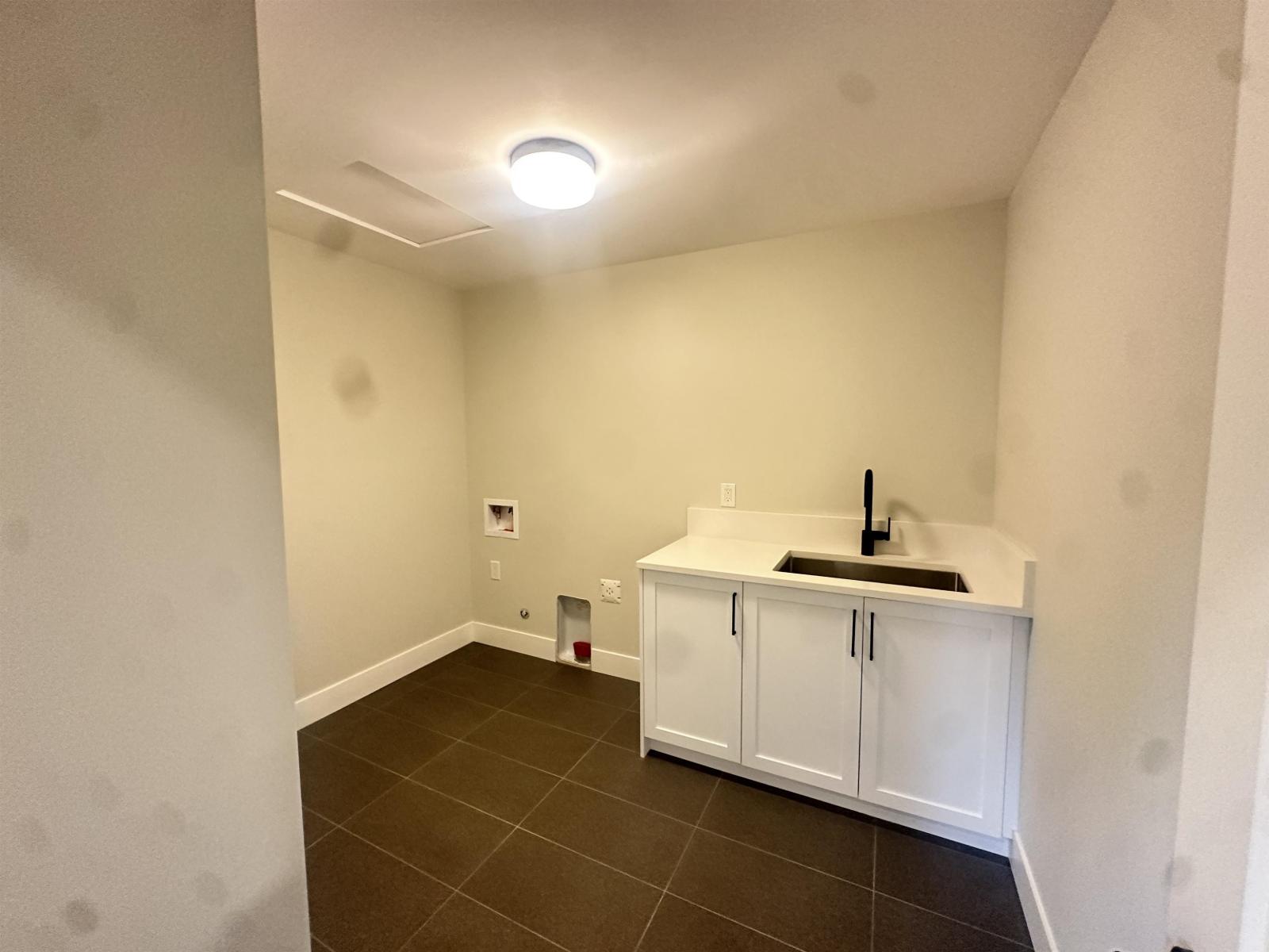 1973 Sparrow Hawk Place, Mt Woodside Property Photo 27