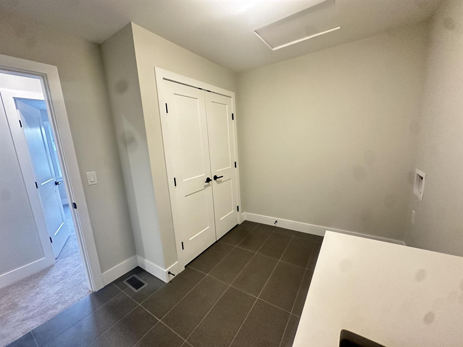 1973 Sparrow Hawk Place, Mt Woodside Property Photo 28