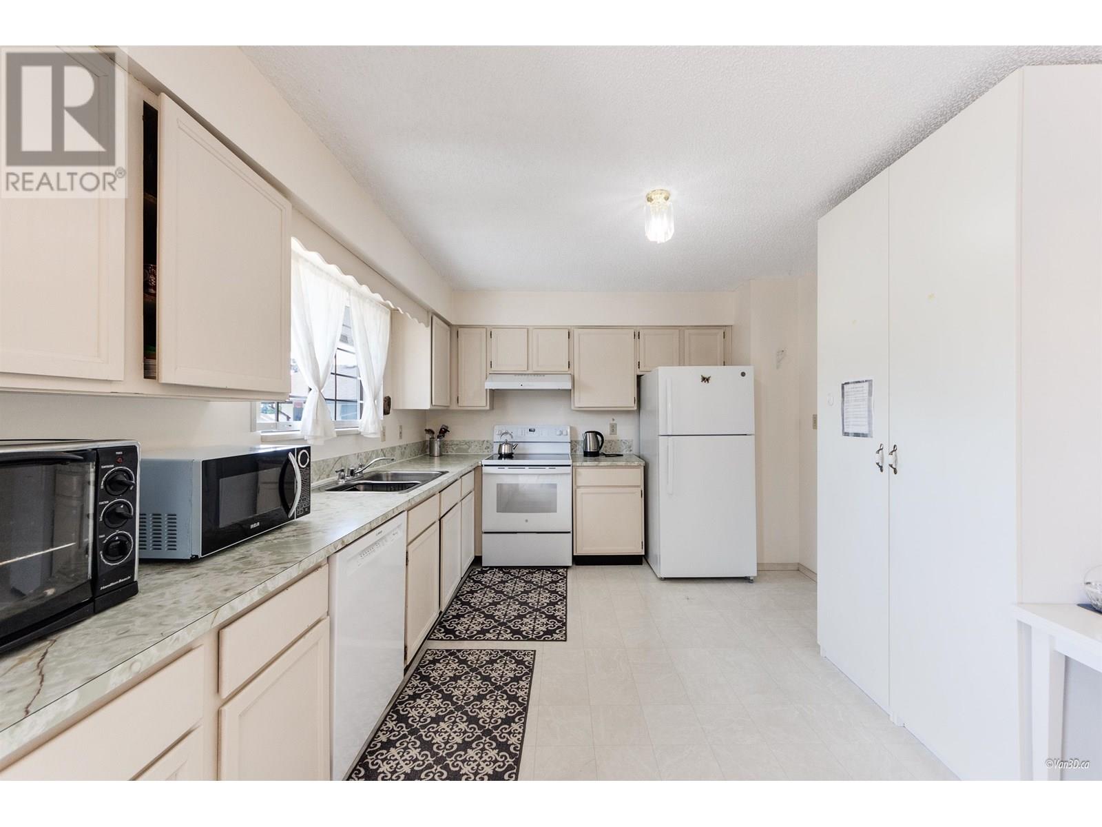 1632 Como Lake Avenue Property Photo 10