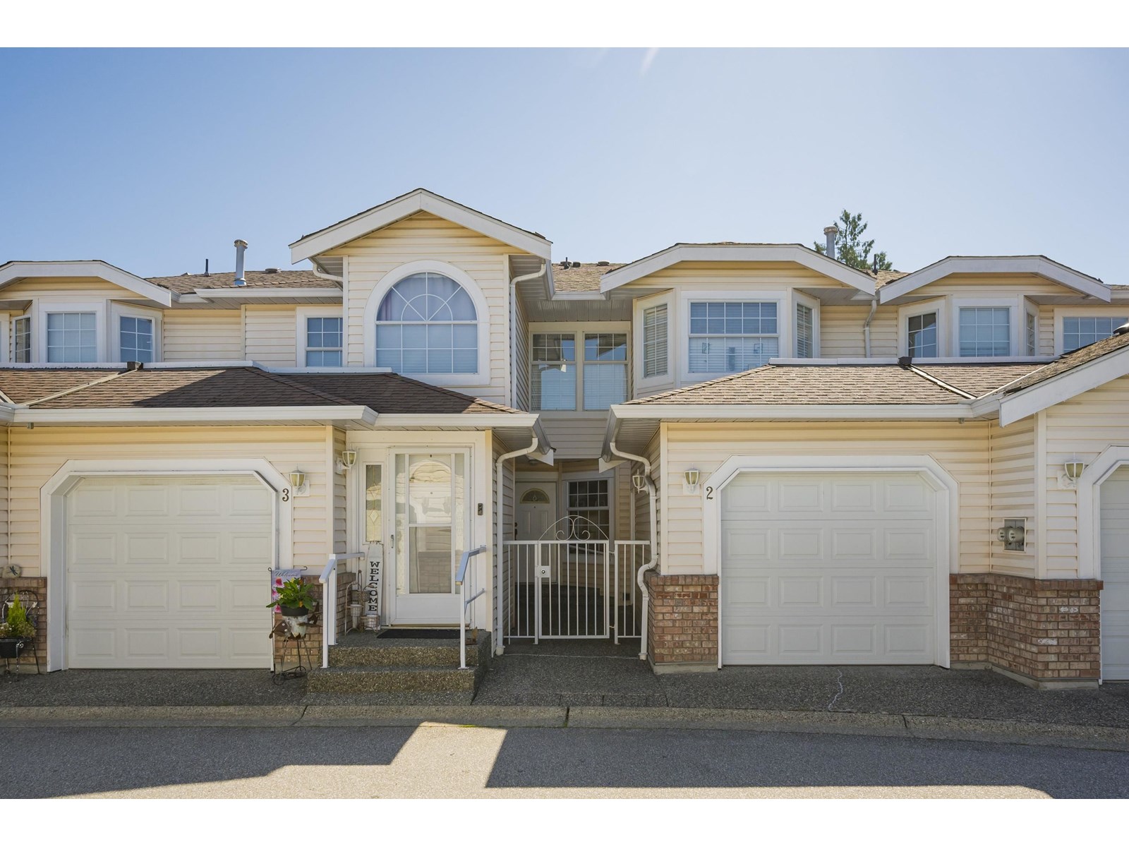 2 9168 FLEETWOOD WAY Property Photo 1