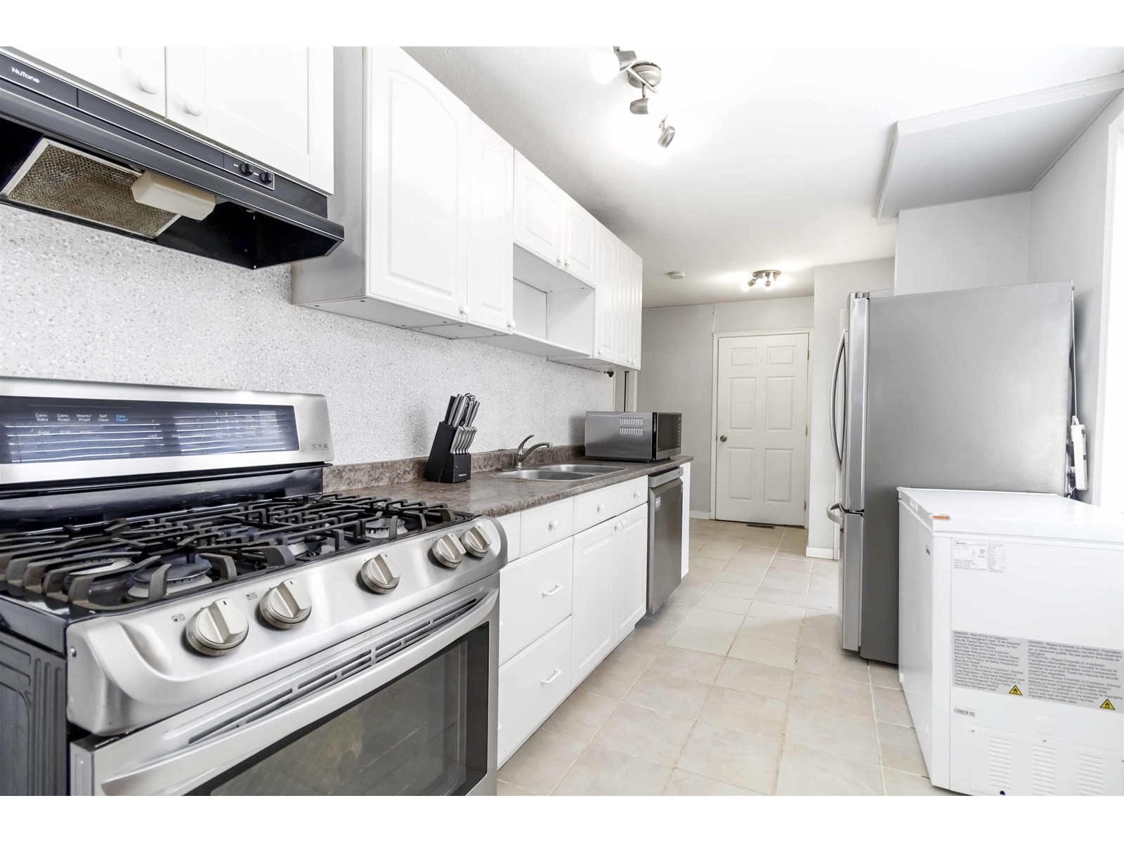 8872 Elm Drive, Chilliwack Proper South Property Photo 3