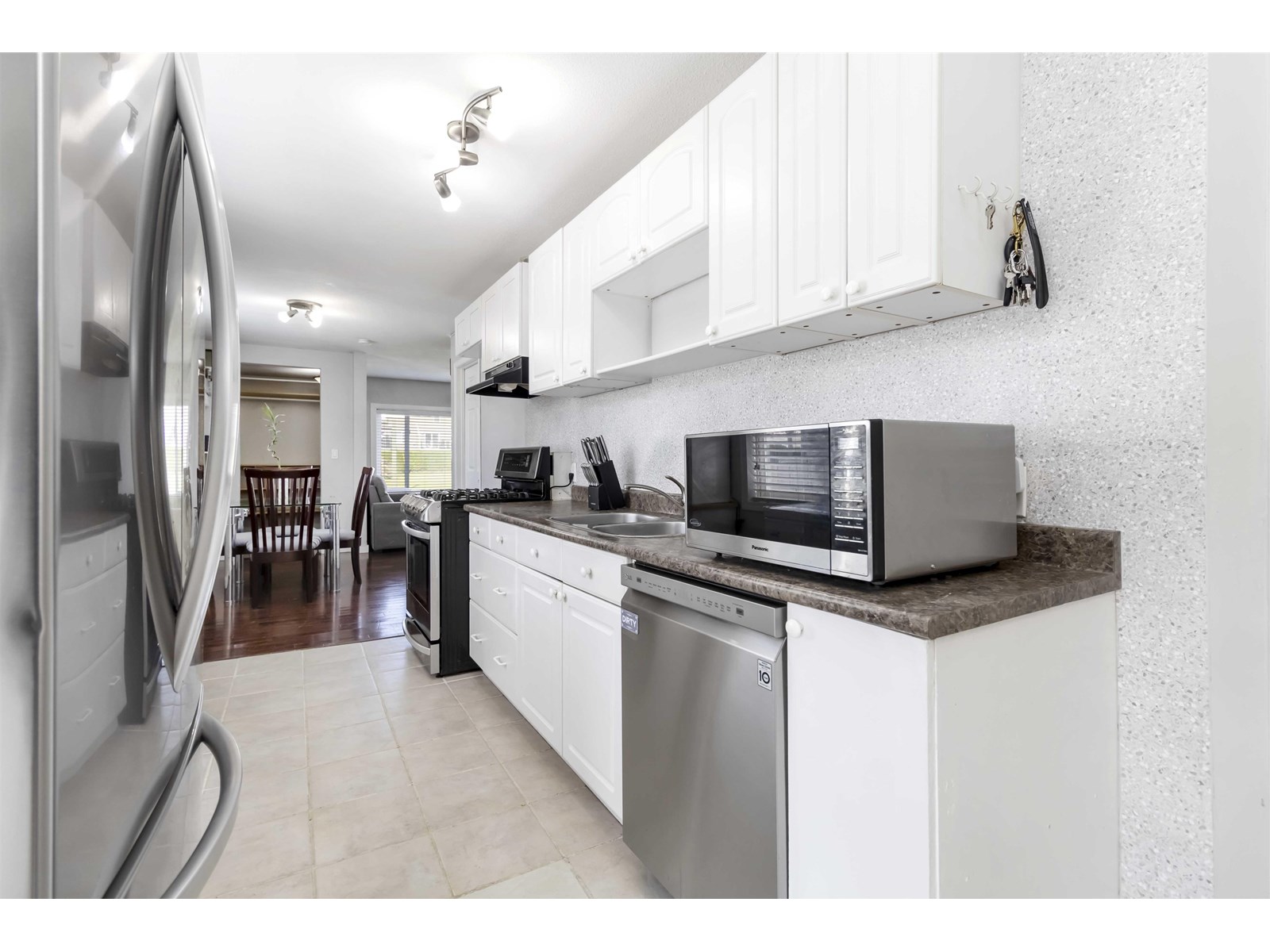 8872 Elm Drive, Chilliwack Proper South Property Photo 6