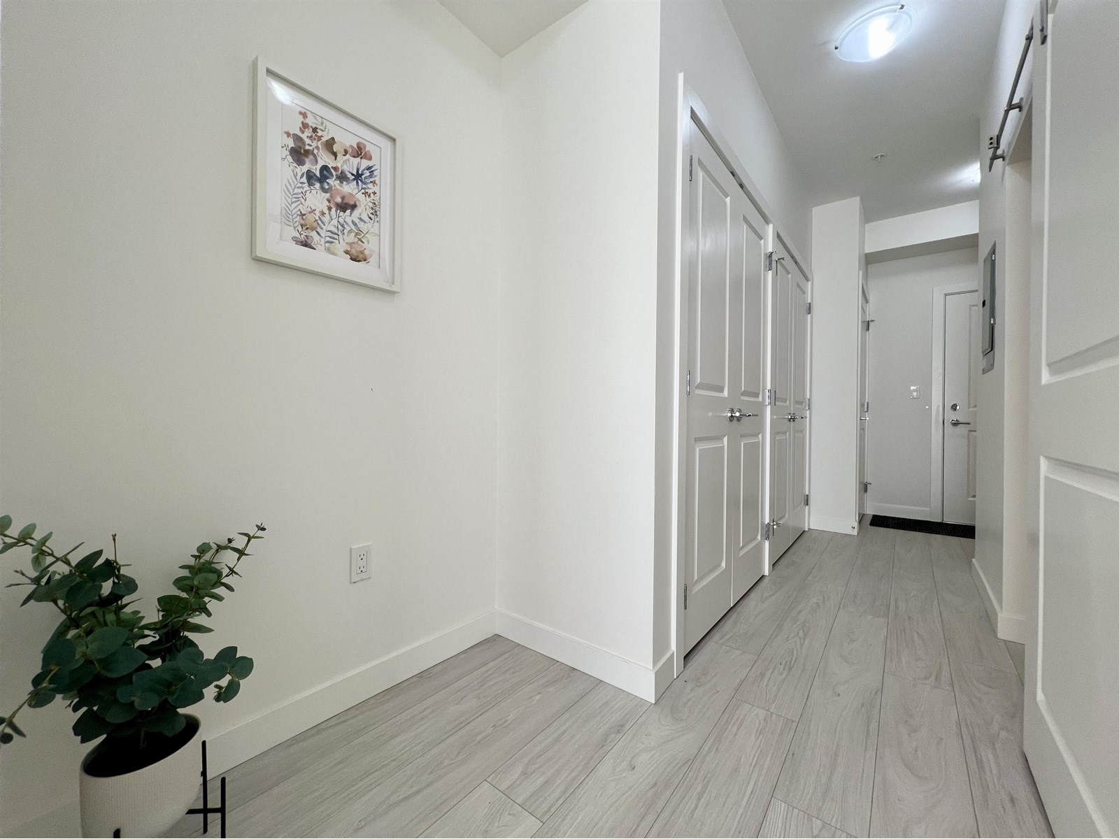 B225 20834 80 Avenue Property Photo 7
