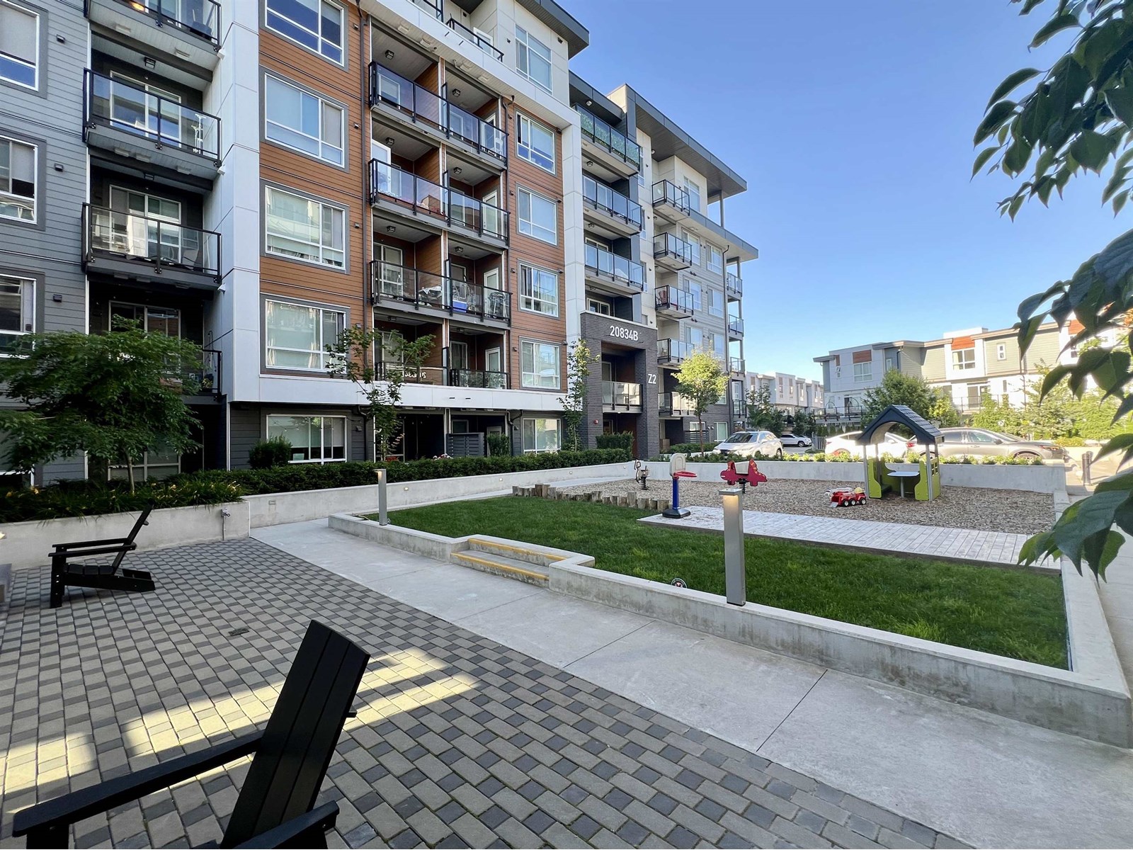 B225 20834 80 Avenue Property Photo 19