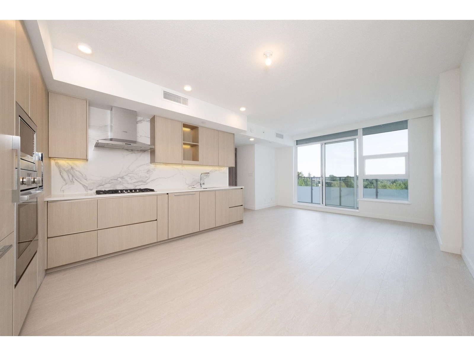 1104 13778 100 Avenue Property Photo 2