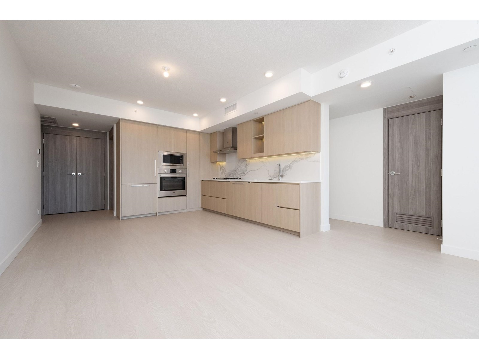 1104 13778 100 Avenue Property Photo 5