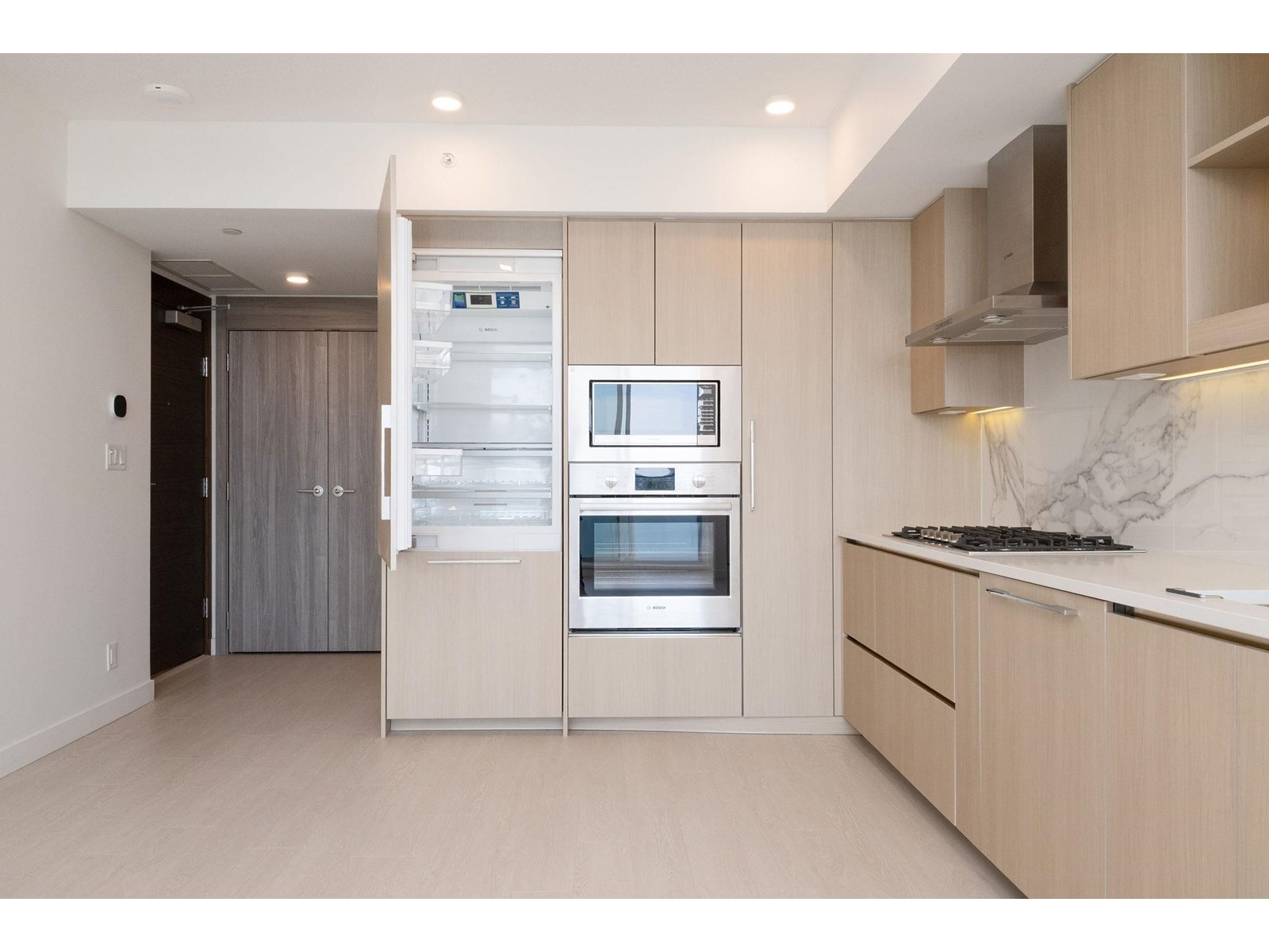 1104 13778 100 Avenue Property Photo 6