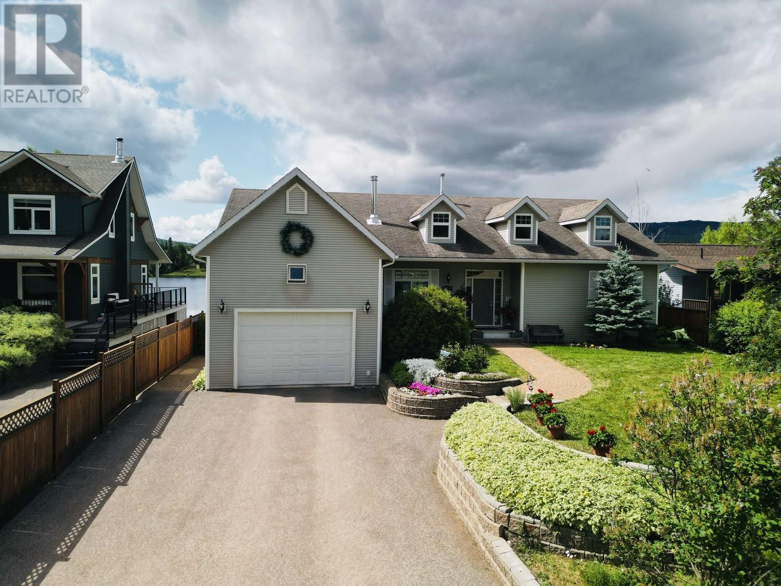 286 Pioneer Way Property Photo 1
