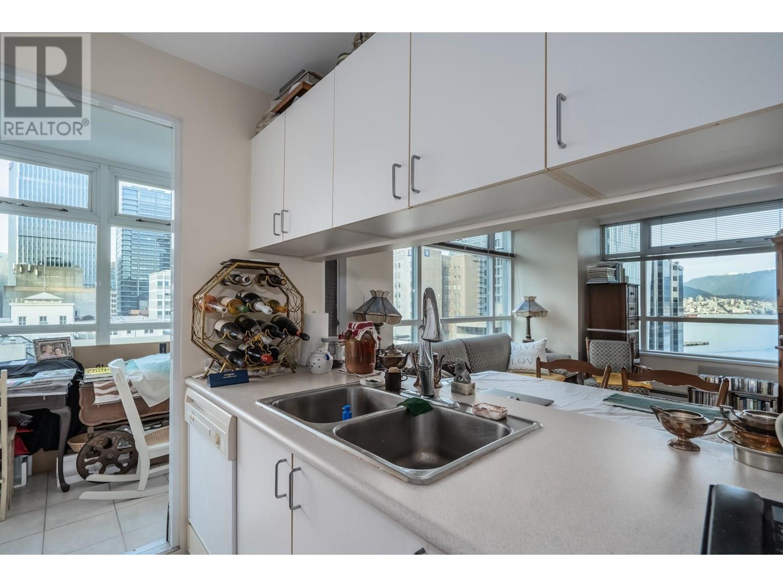 1604 438 Seymour Street Property Photo 7
