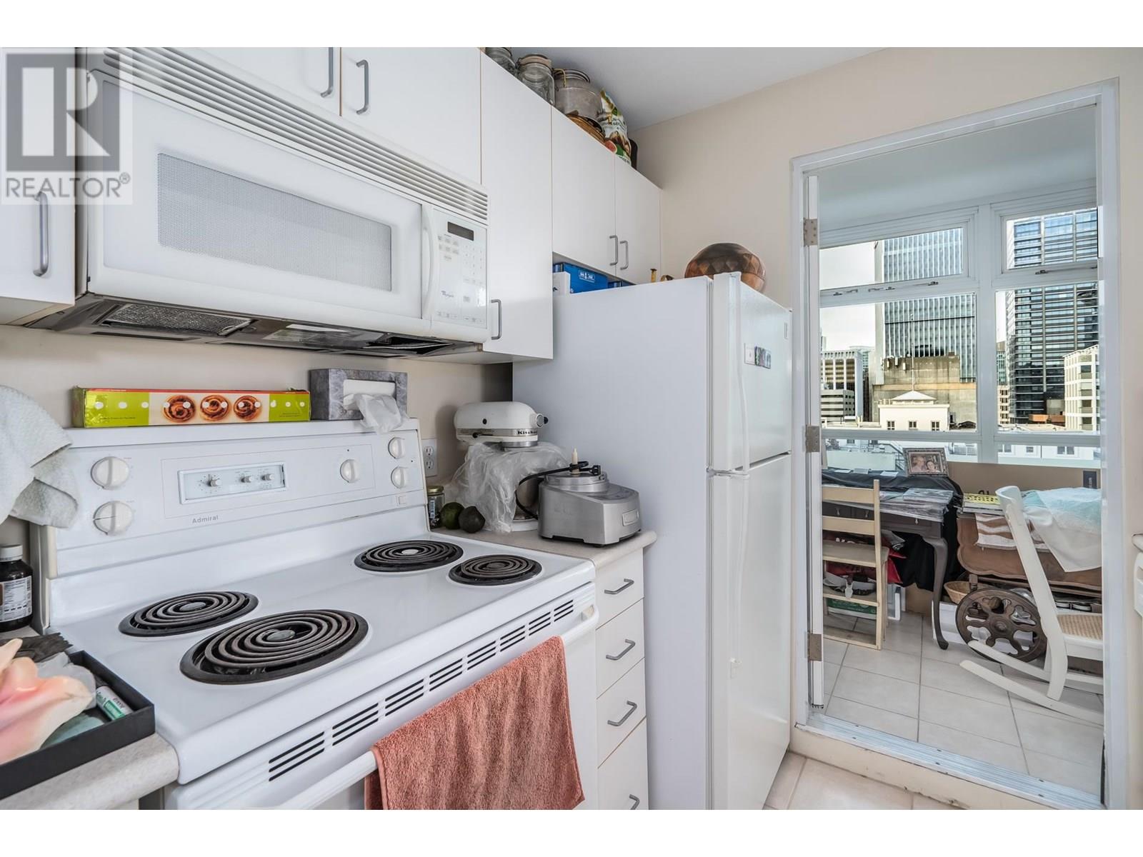 1604 438 Seymour Street Property Photo 8