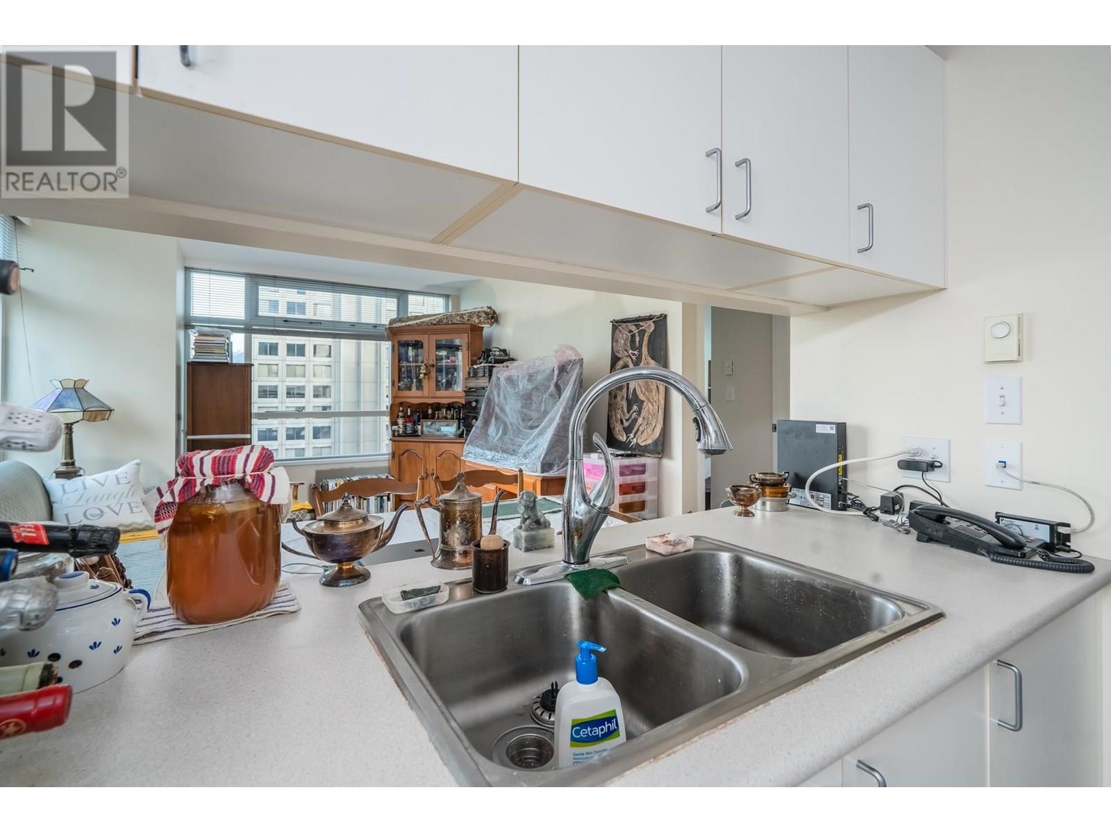 1604 438 Seymour Street Property Photo 9