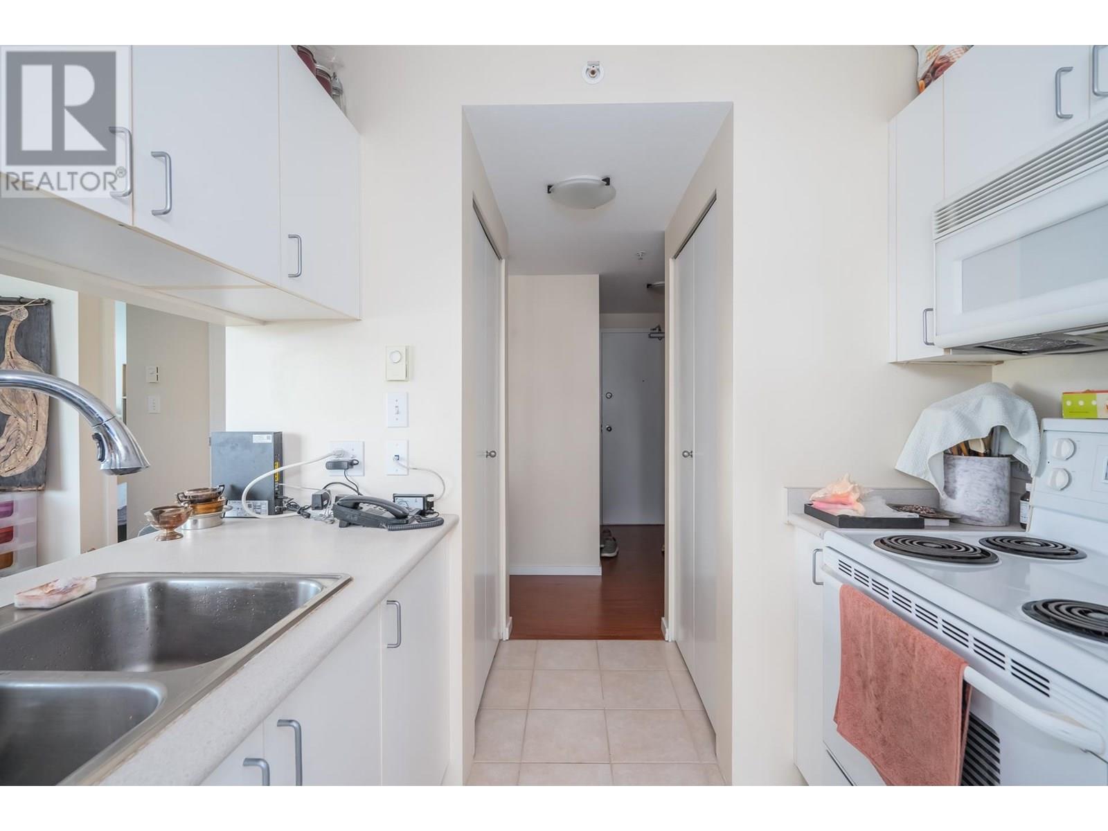 1604 438 Seymour Street Property Photo 10