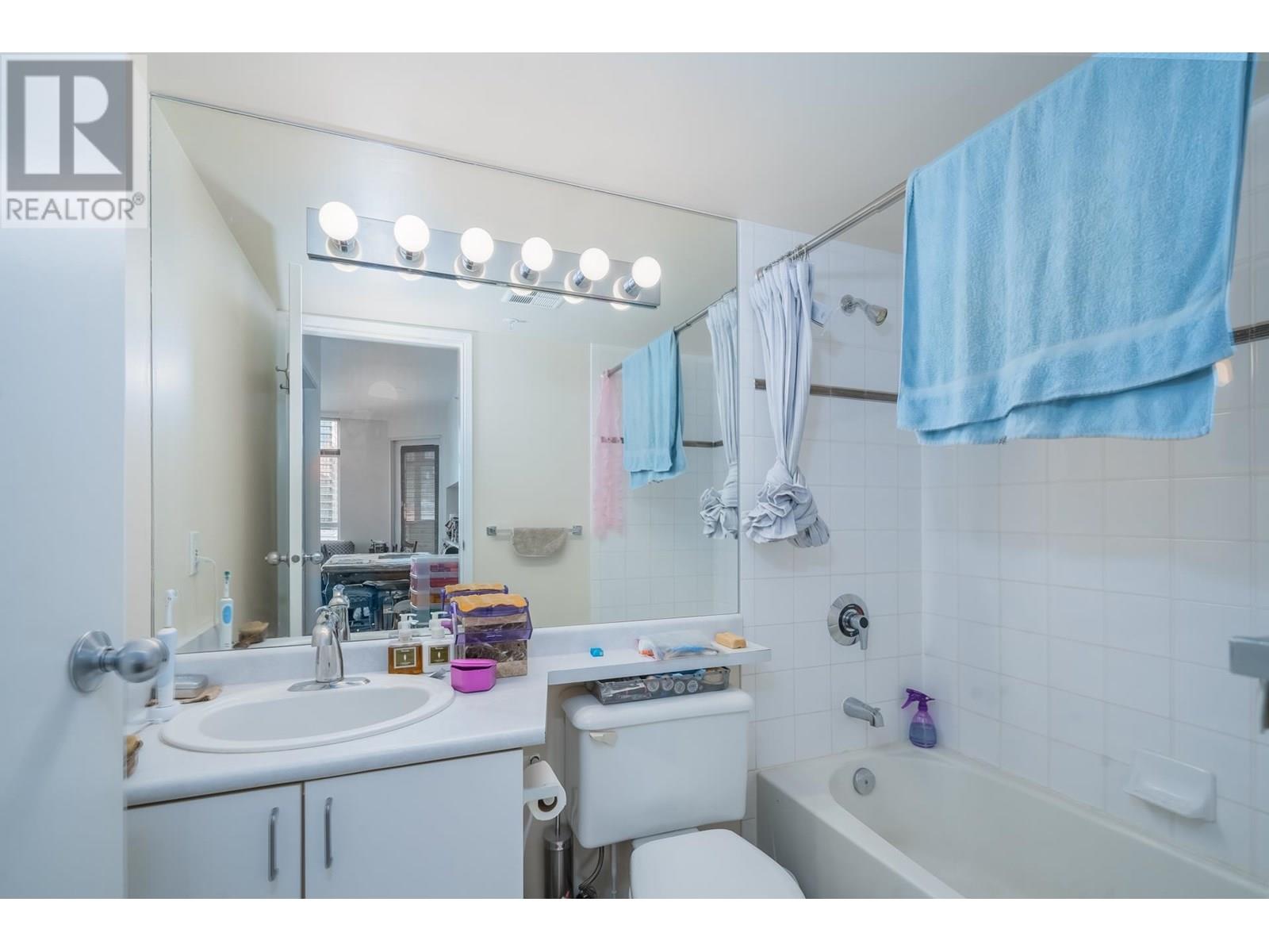 1604 438 Seymour Street Property Photo 15