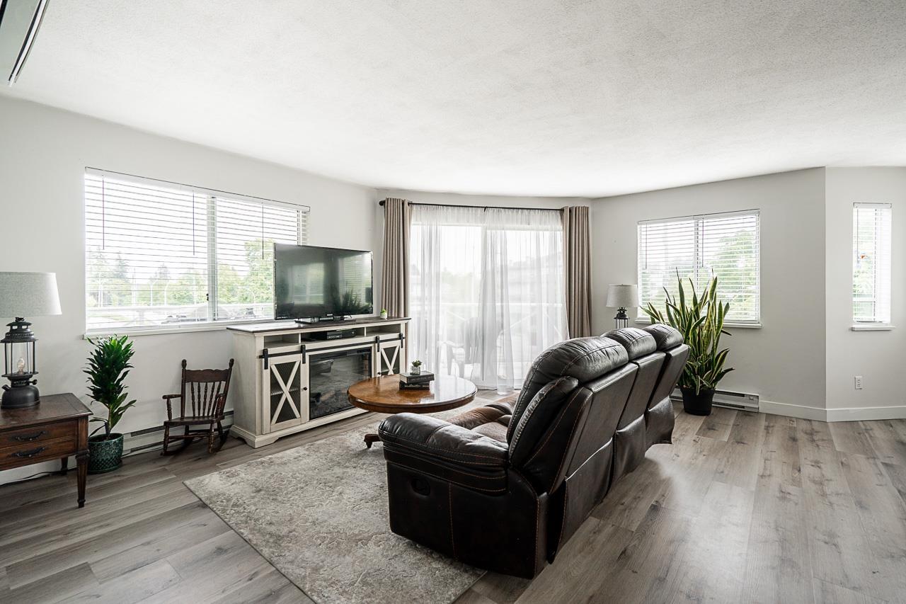 311 12101 80 AVENUE Property Photo 1