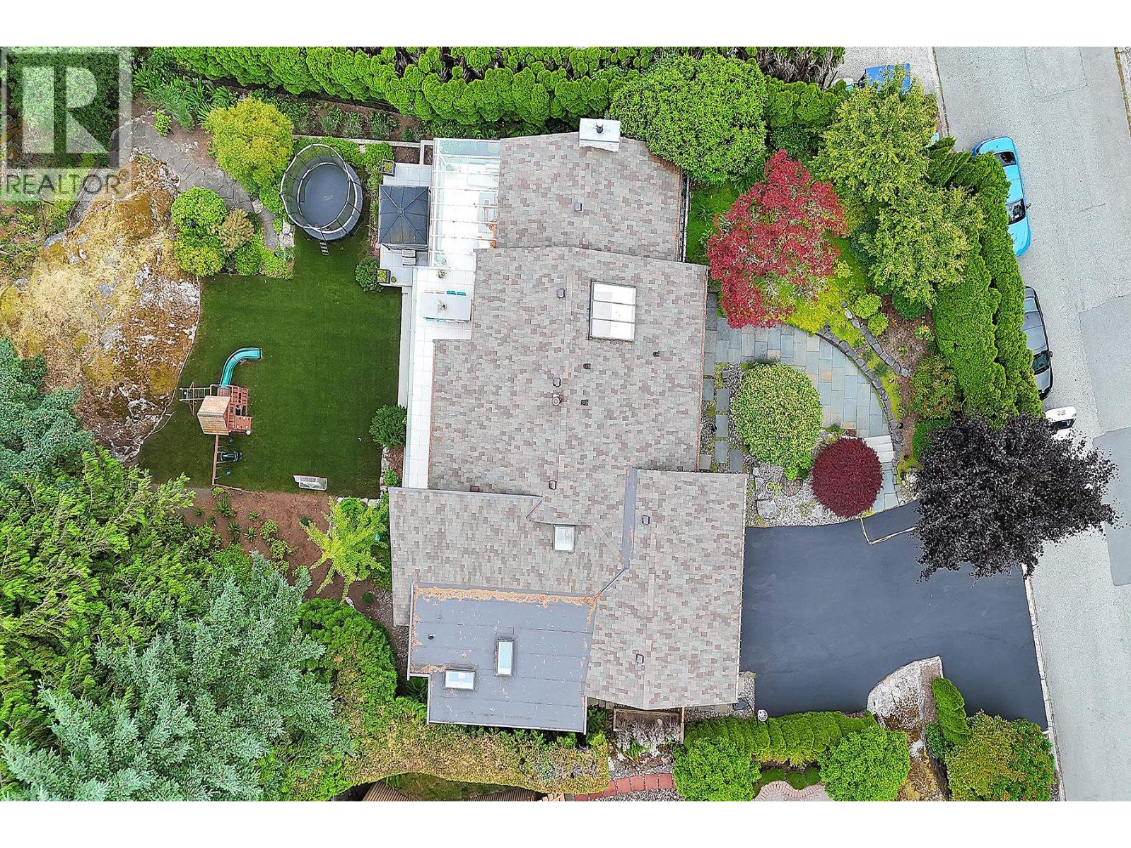 3706 Southridge Place Property Photo 5