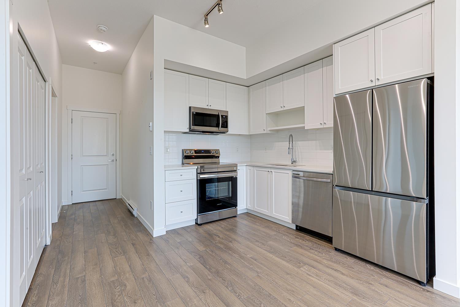 610 15858 Fraser Highway Property Photo 5