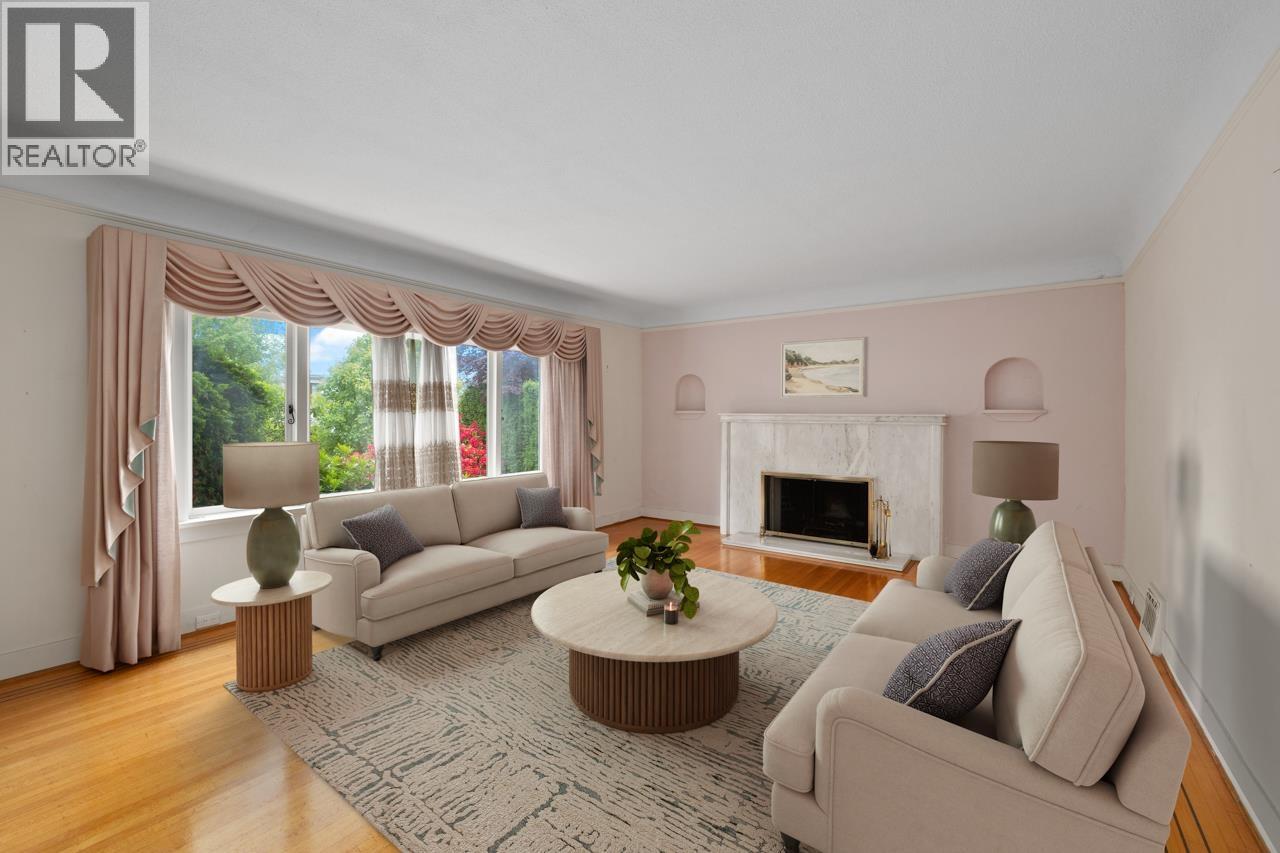 2676 West 33rd Avenue Property Photo 4