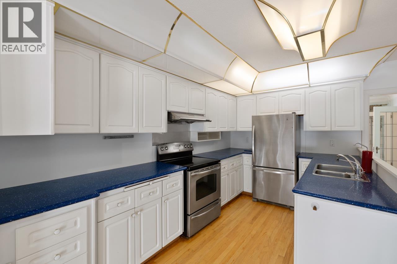 2676 West 33rd Avenue Property Photo 10