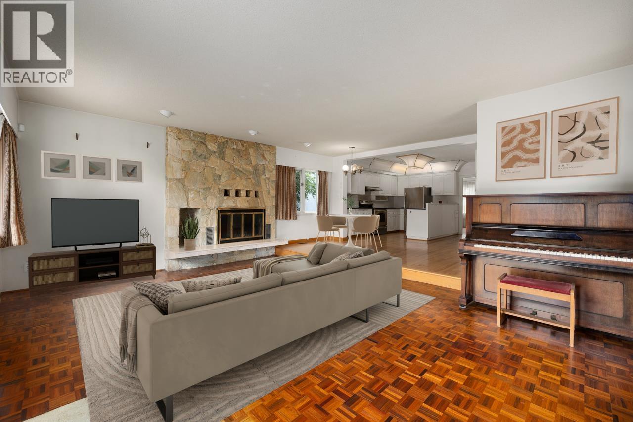 2676 West 33rd Avenue Property Photo 12