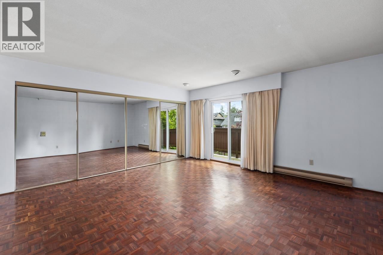 2676 West 33rd Avenue Property Photo 23