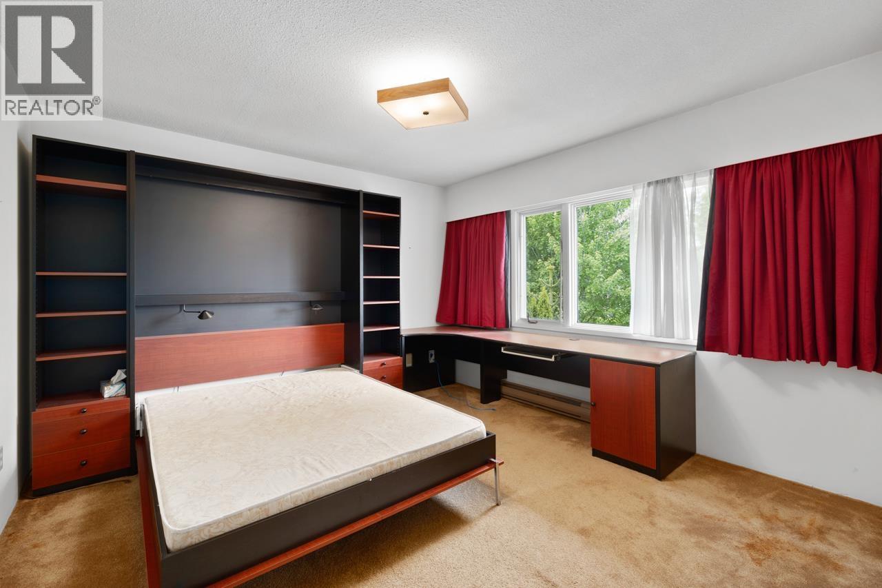 2676 West 33rd Avenue Property Photo 27