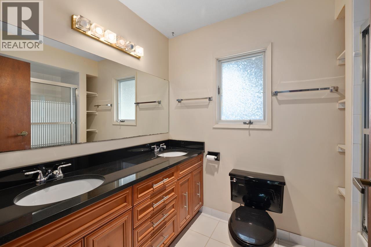 2676 West 33rd Avenue Property Photo 33