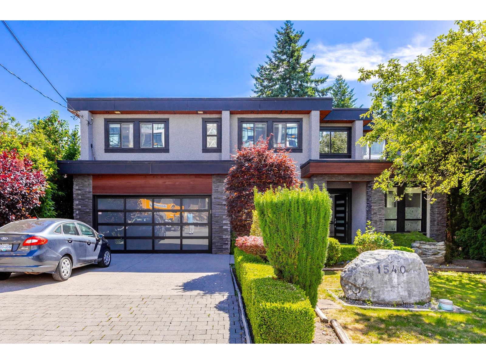 1540 MAPLE STREET Property Photo 1