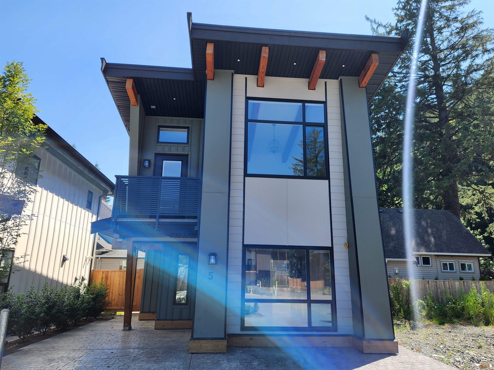 5 798 HOT SPRINGS ROAD, Harrison Hot Springs Property Photo 1