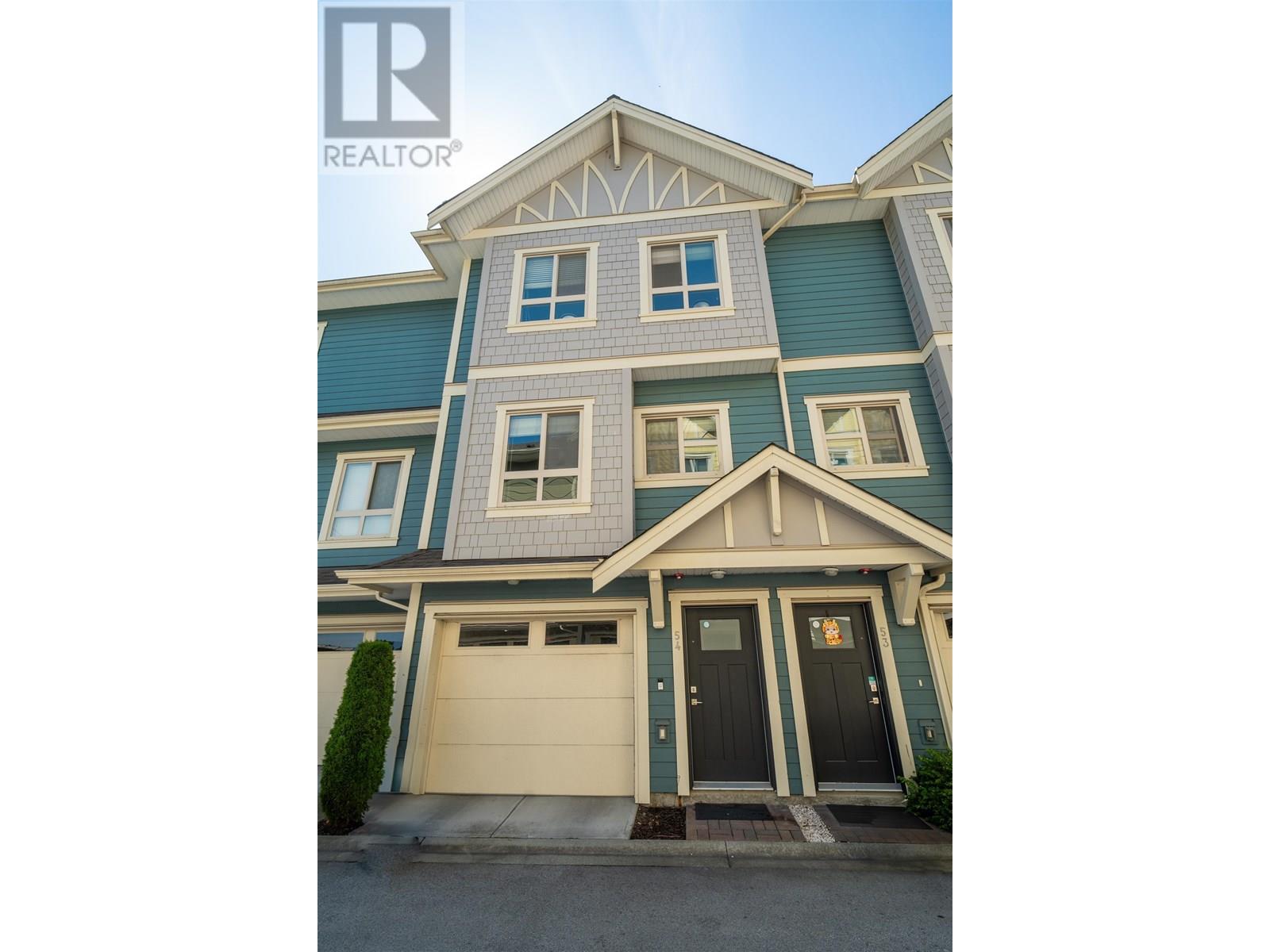 54 843 Ewen Avenue Property Photo 1