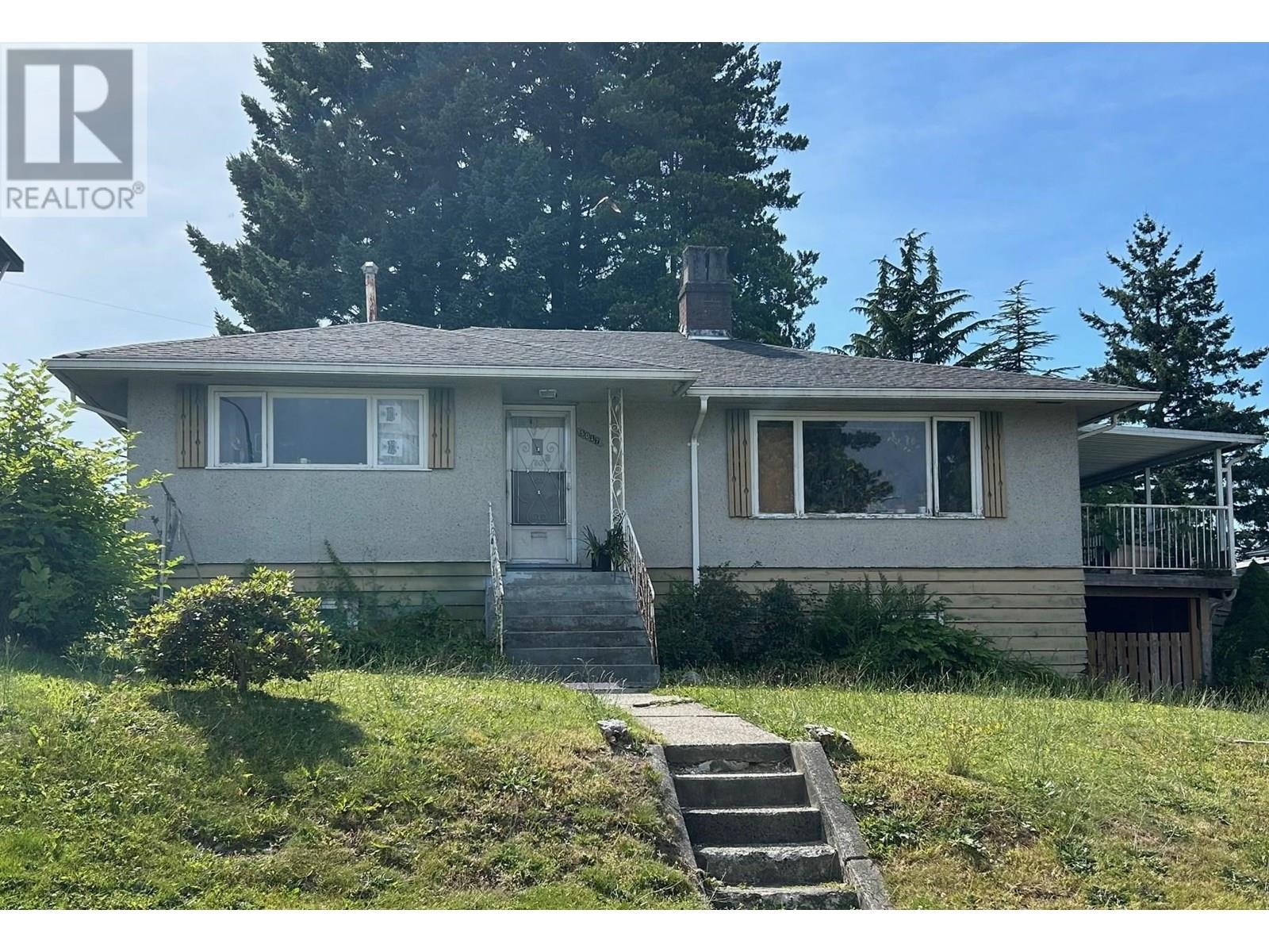 5017 PIONEER AVENUE Property Photo 1