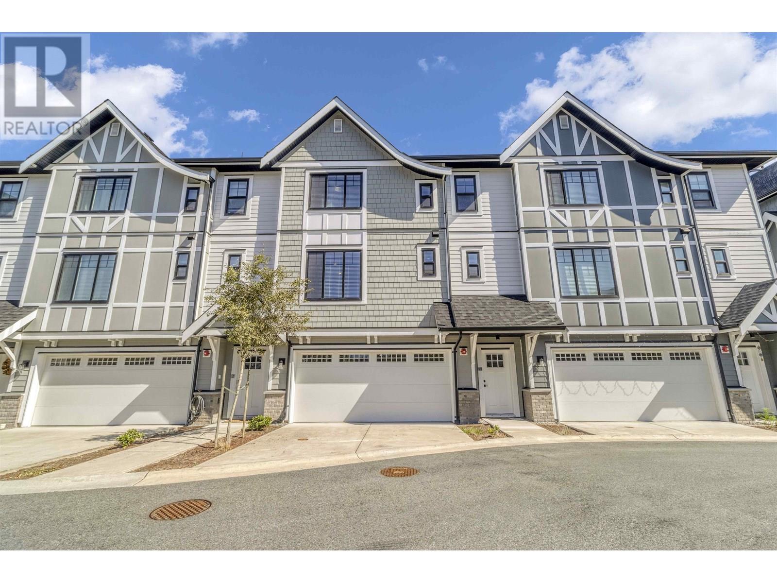 3 12018 237 Street Property Photo 1