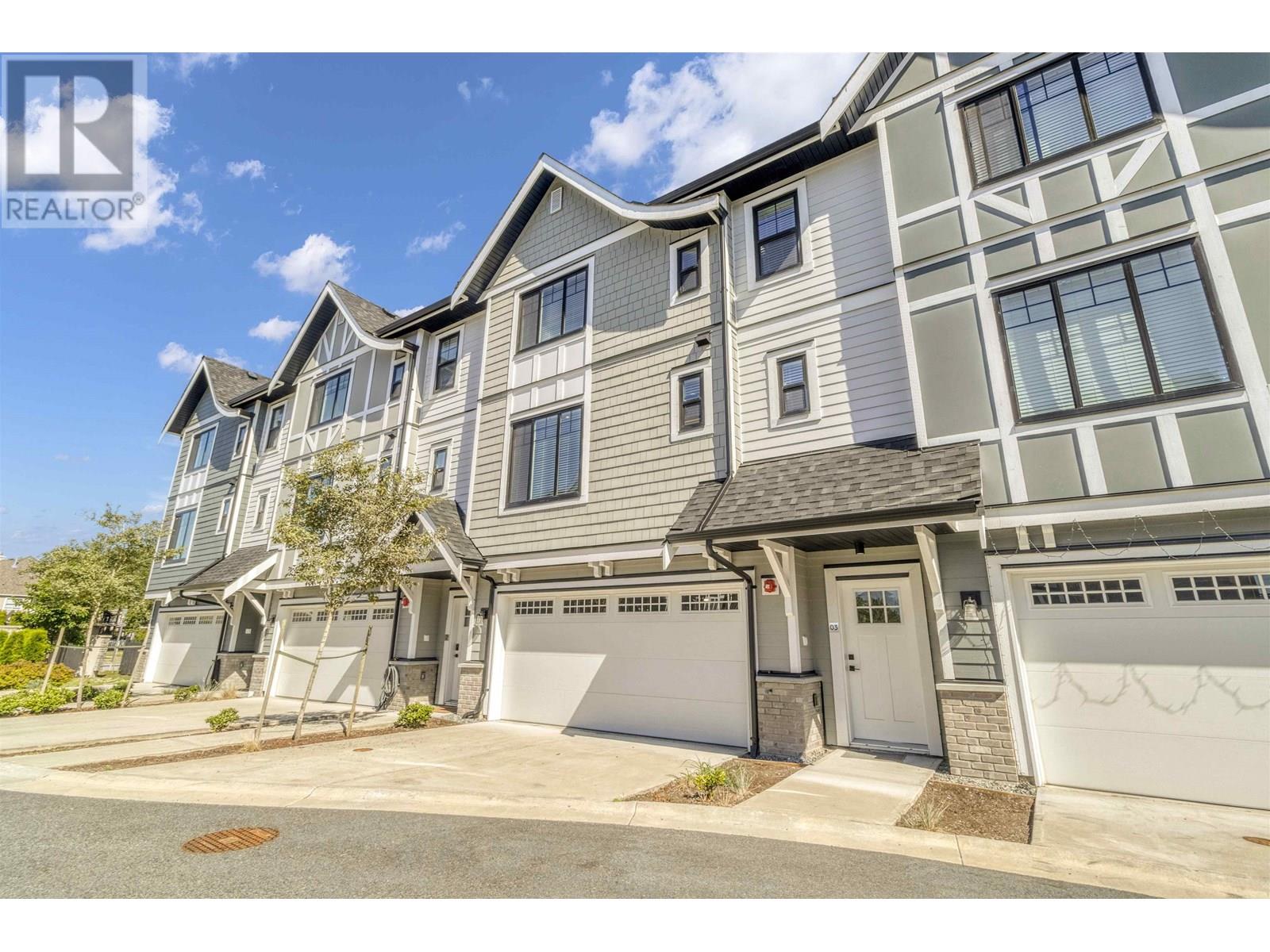 3 12018 237 Street Property Photo 2