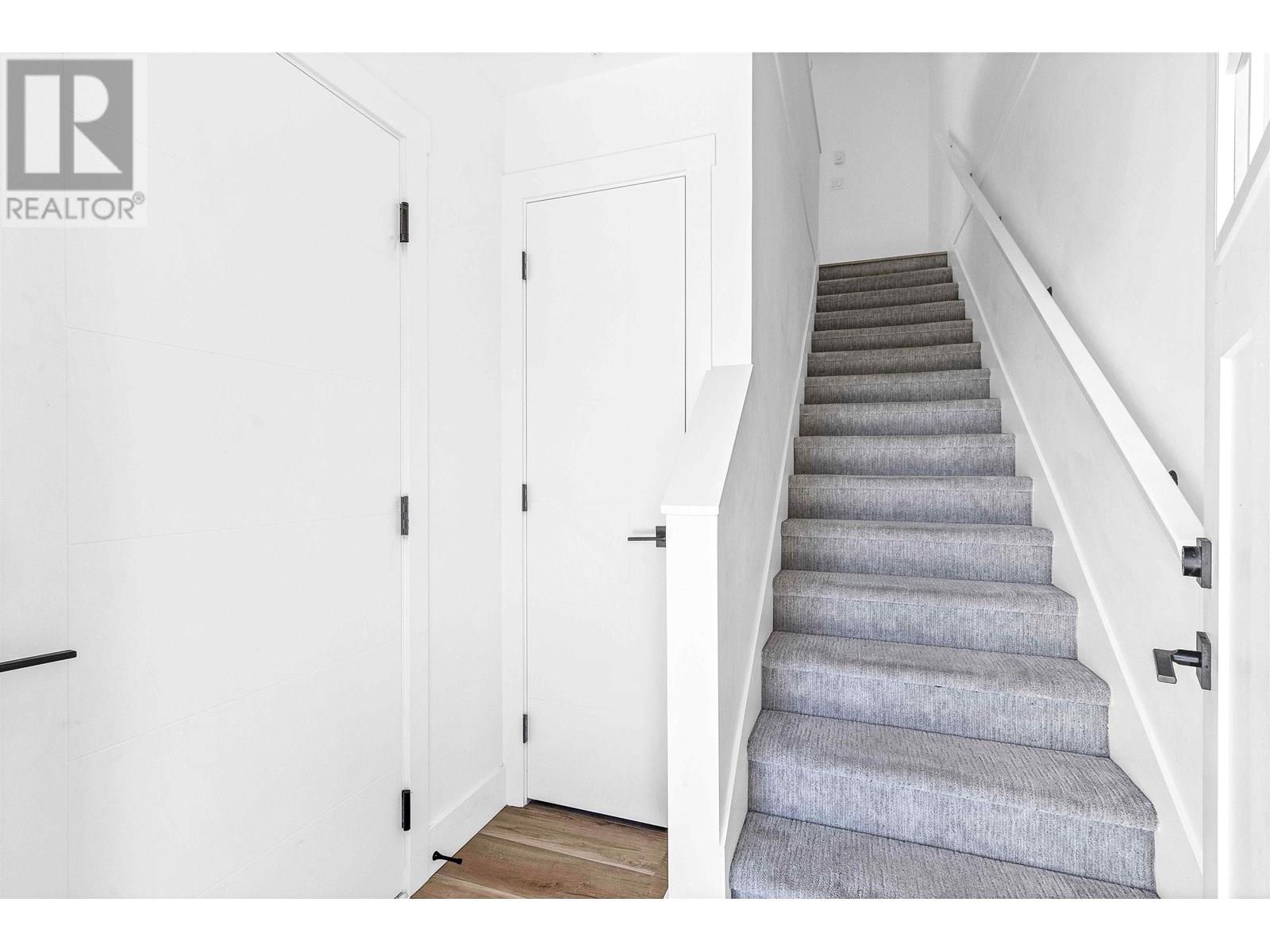 3 12018 237 Street Property Photo 3