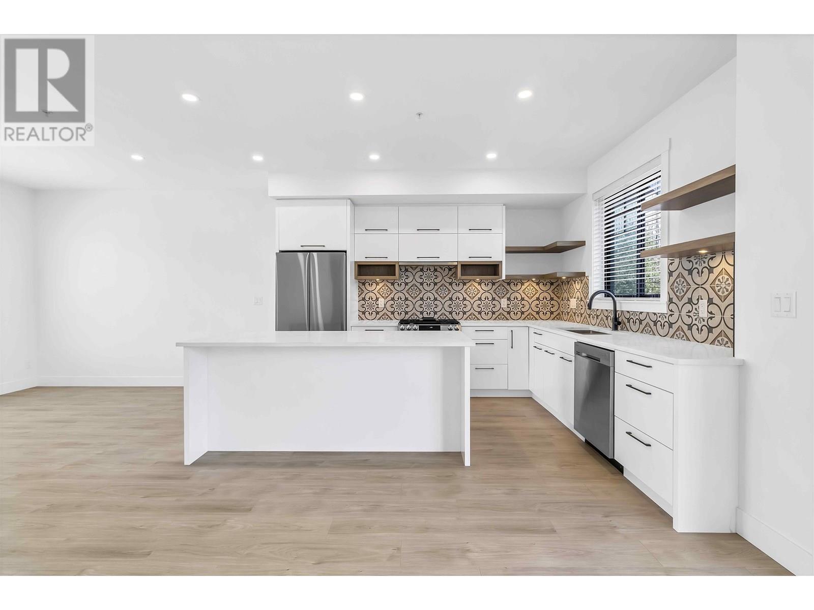 3 12018 237 Street Property Photo 6