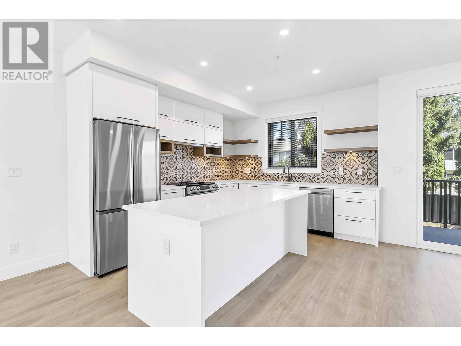 3 12018 237 Street Property Photo 7