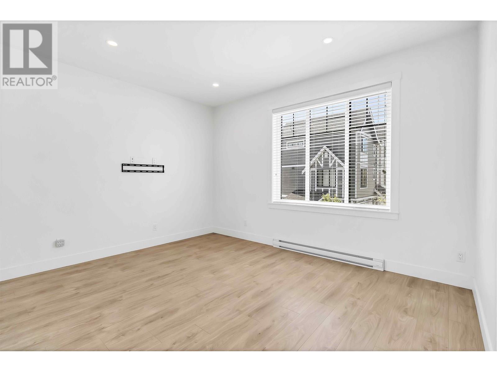 3 12018 237 Street Property Photo 9