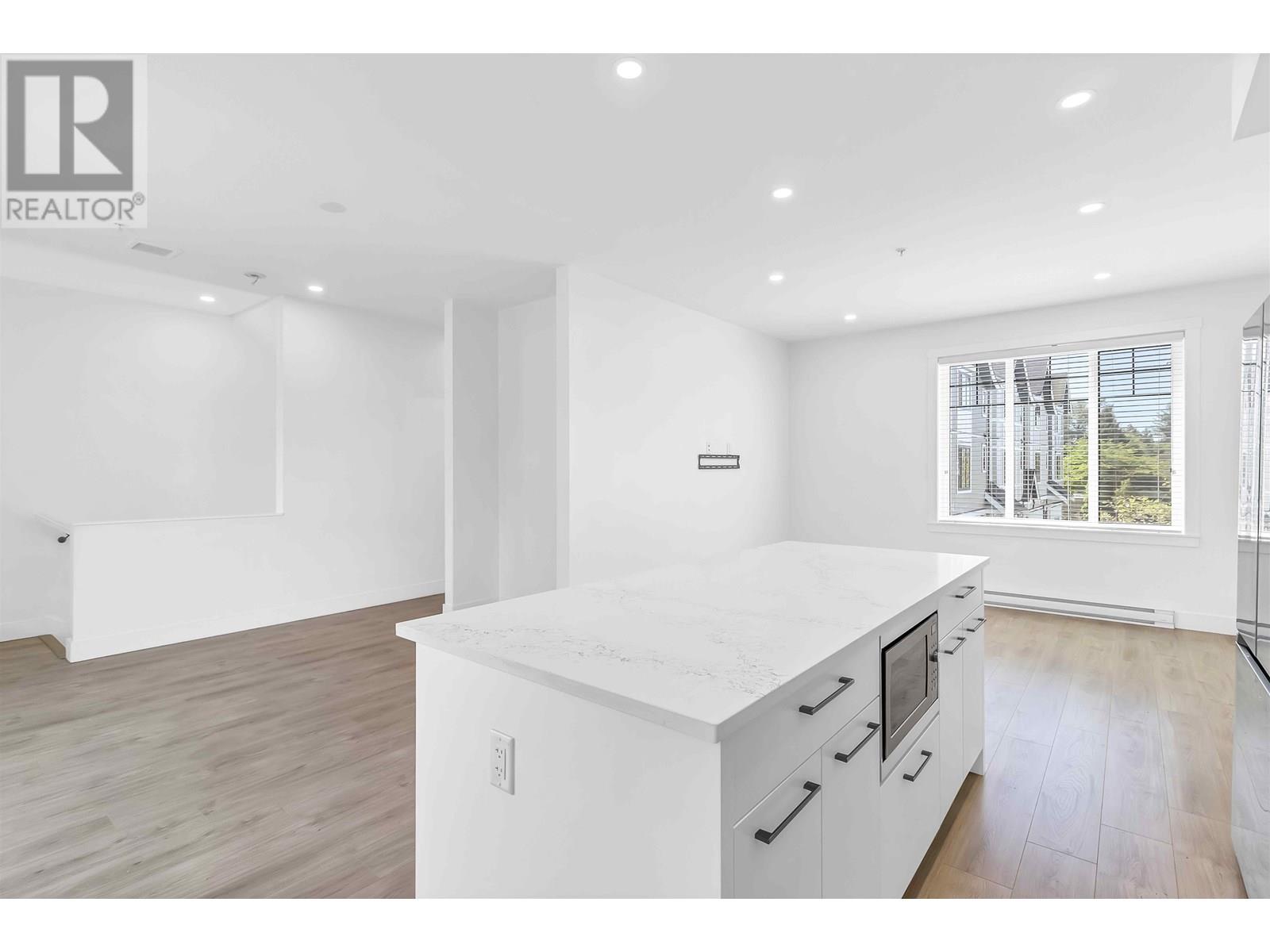 3 12018 237 Street Property Photo 12